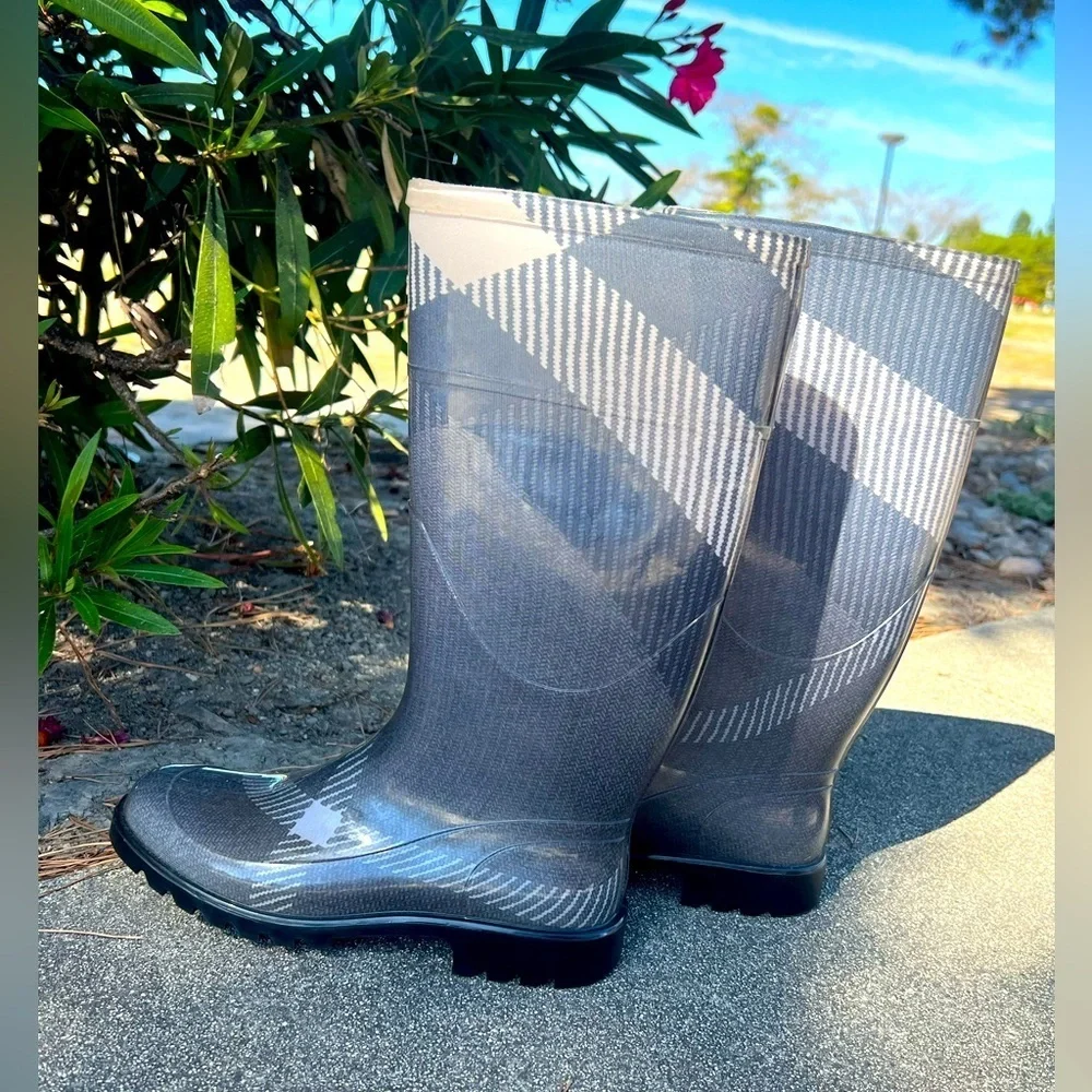 EUC Burberry Anthracite checked wellington boots 37 black plaid pattern